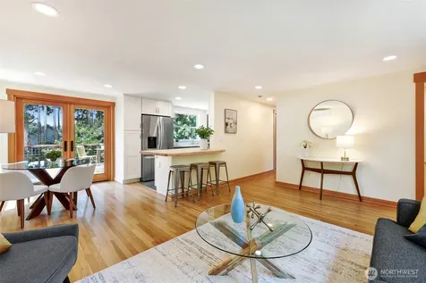 11527 39th Avenue NE Seattle WA 98125