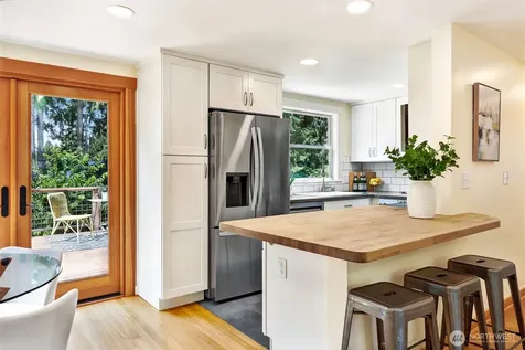 11527 39th Avenue NE Seattle WA 98125