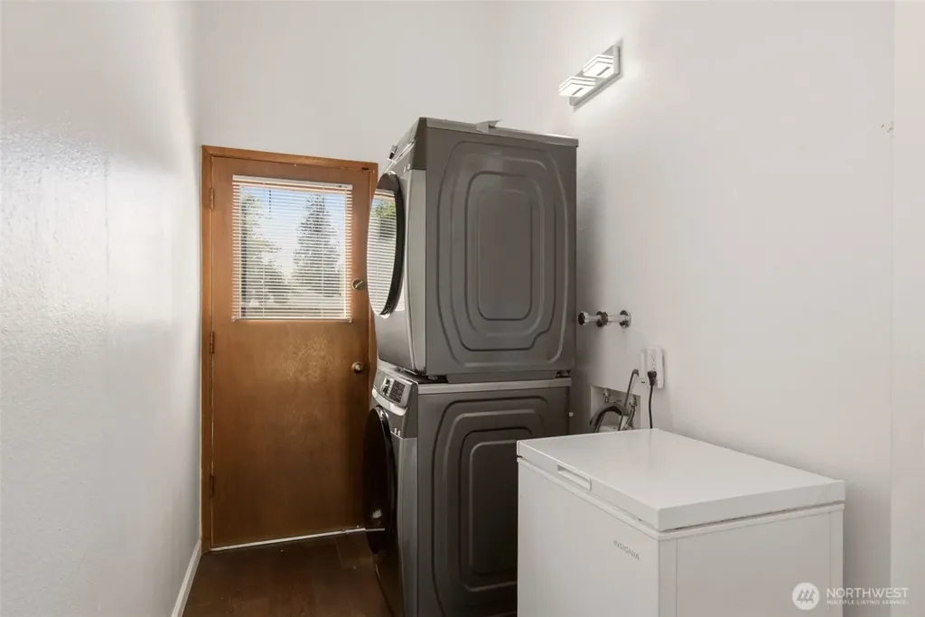 26607 Manchester Court Kent WA 98032