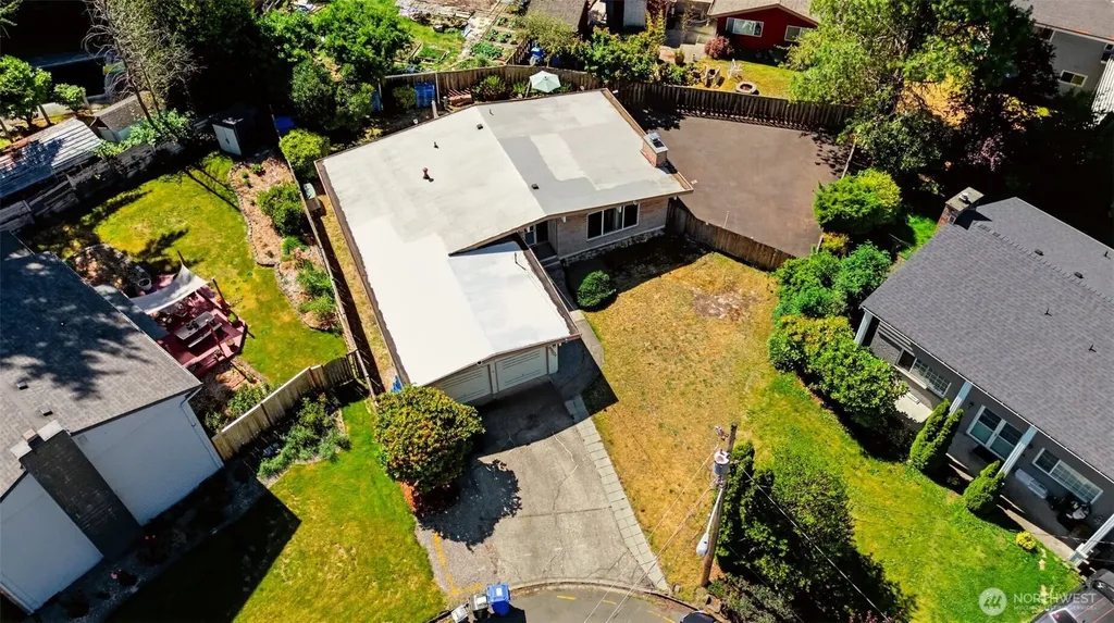 26607 Manchester Court Kent WA 98032