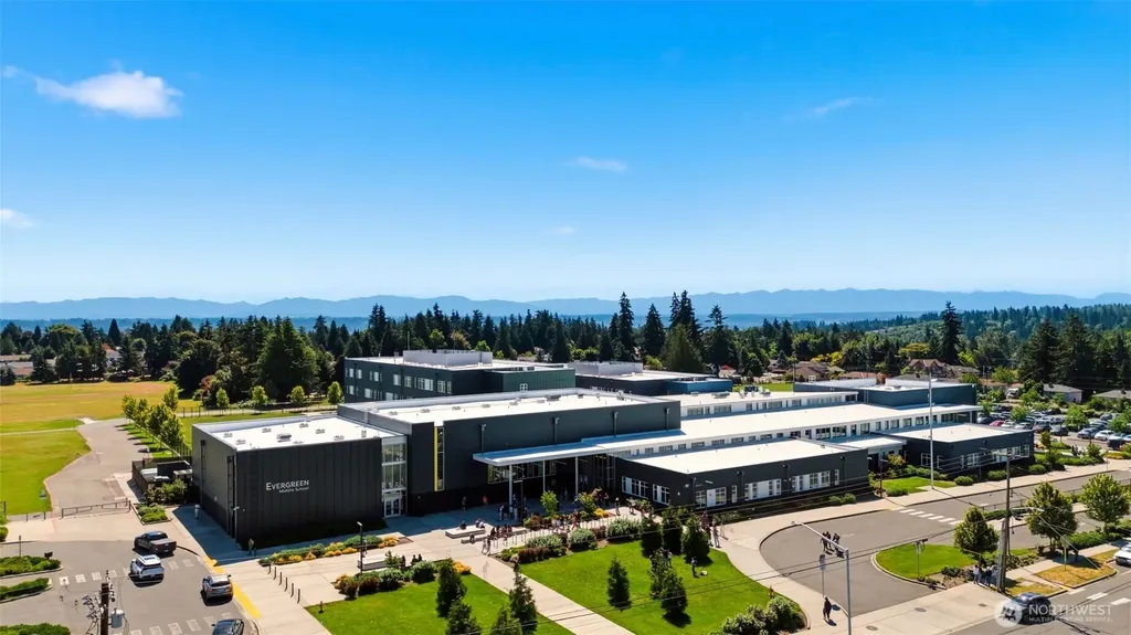 26607 Manchester Court Kent WA 98032