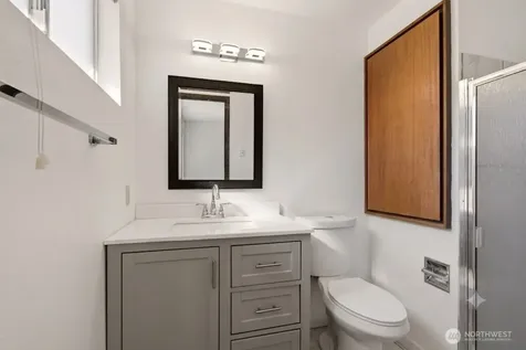 26607 Manchester Court Kent WA 98032
