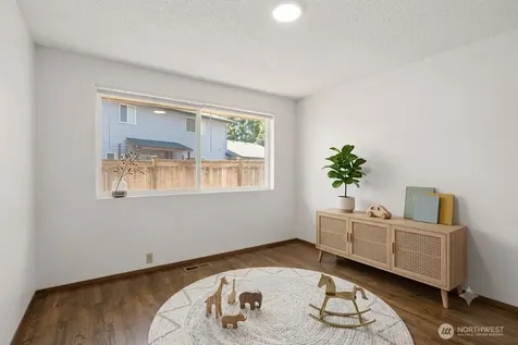 26607 Manchester Court Kent WA 98032