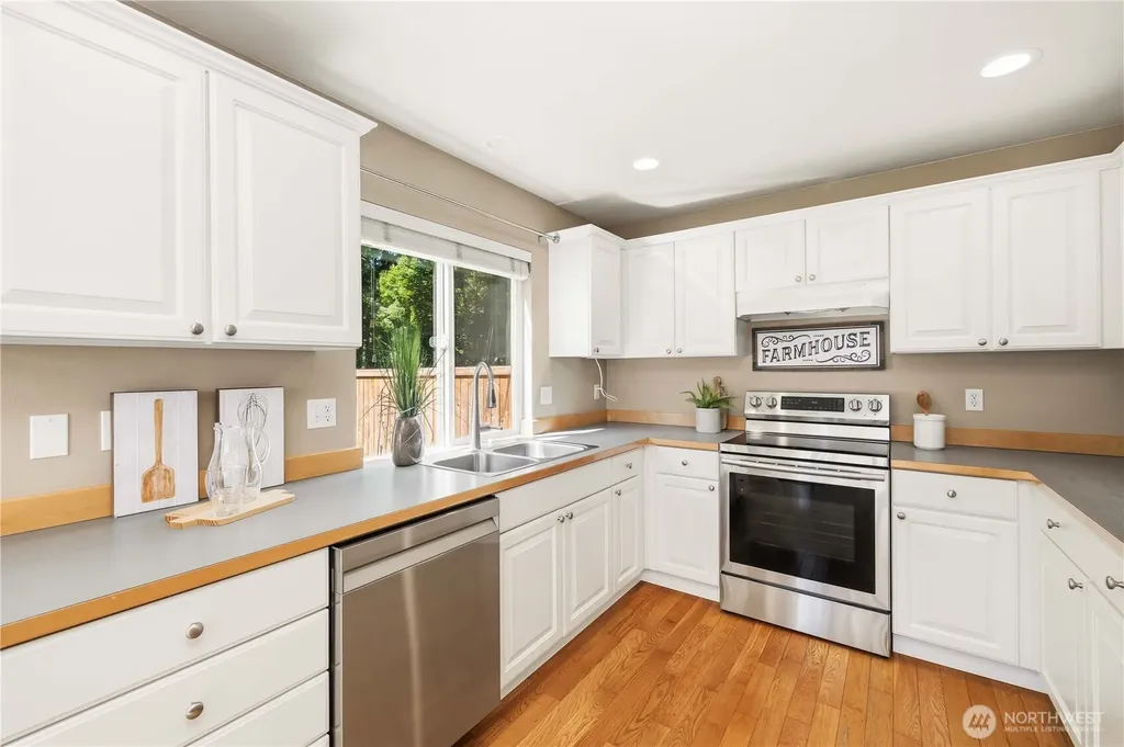 23511 SE 243rd Place Maple Valley WA 98038