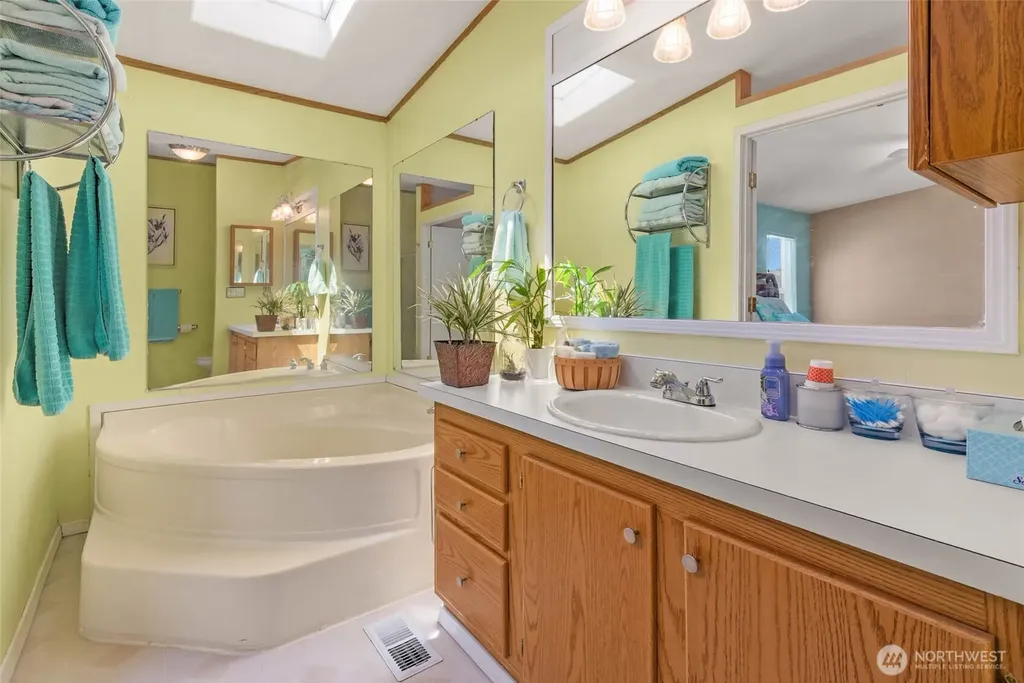 9931 18th Avenue W Everett WA 98204