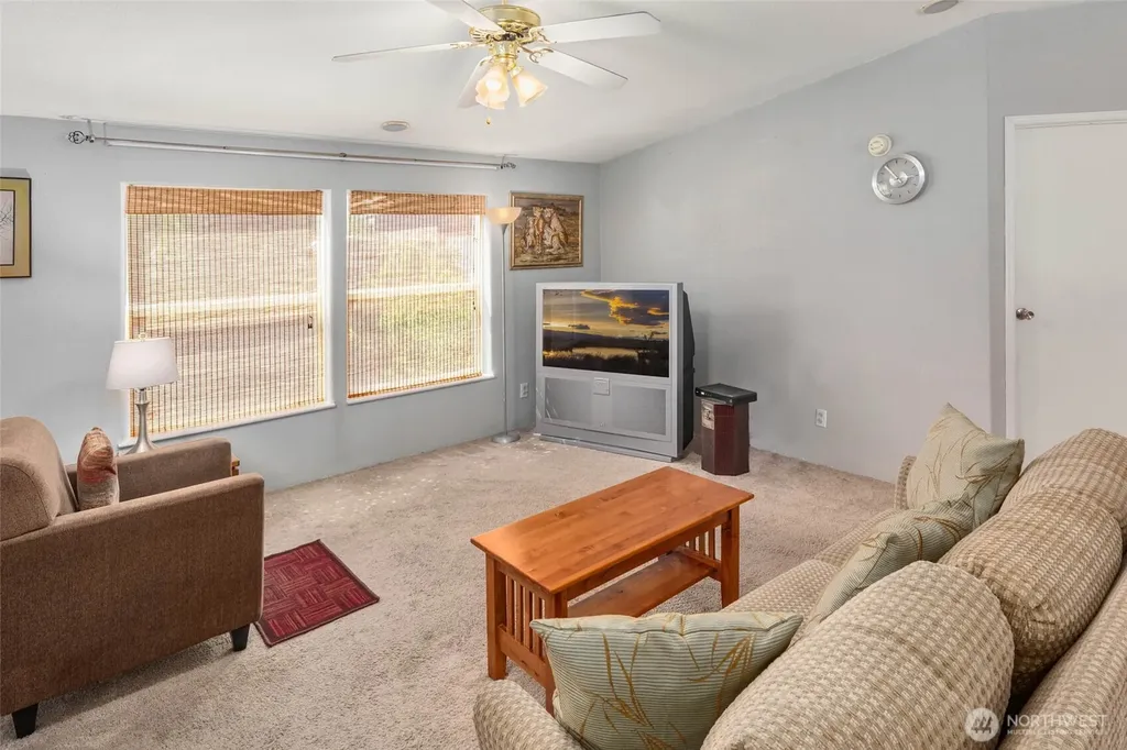 9931 18th Avenue W Everett WA 98204