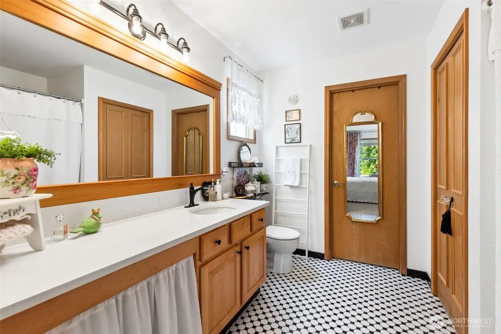 2947 Mcneil Street Dupont WA 98327