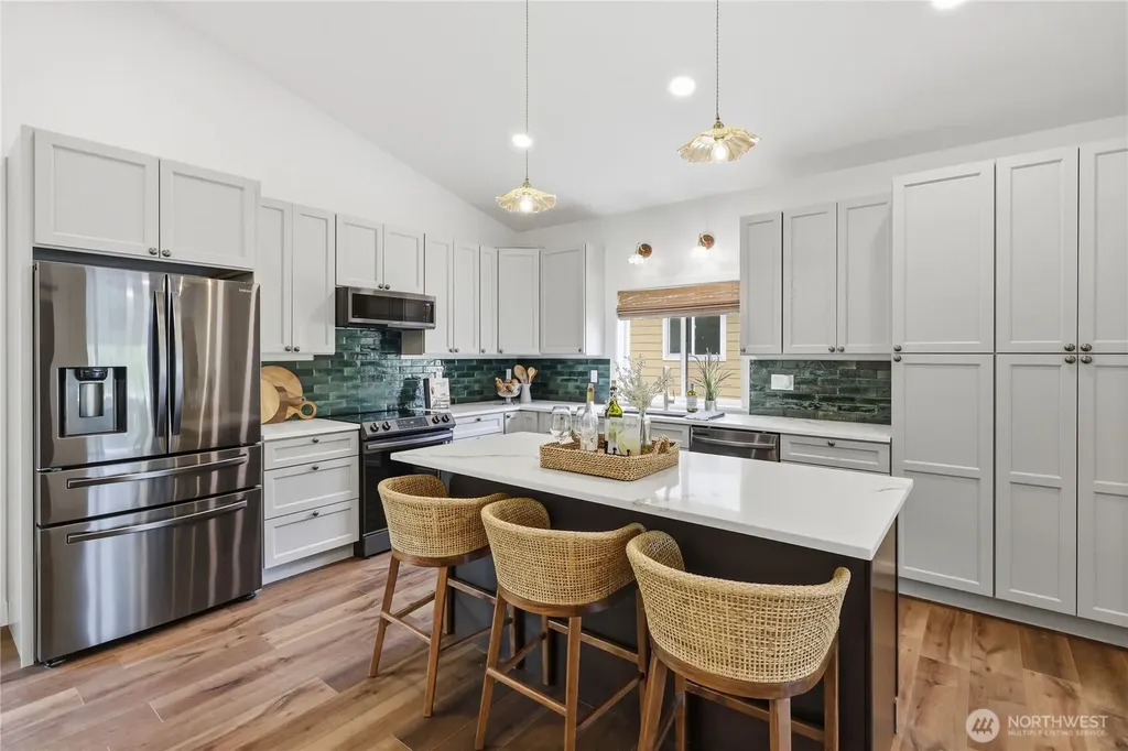 384 Ruth Lane Bremerton WA 98310