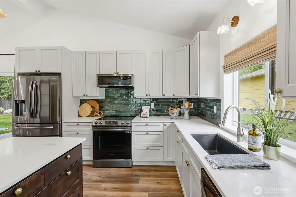 384 Ruth Lane Bremerton WA 98310