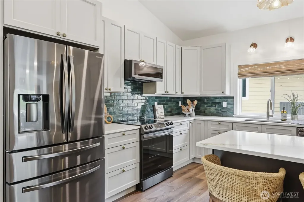 384 Ruth Lane Bremerton WA 98310