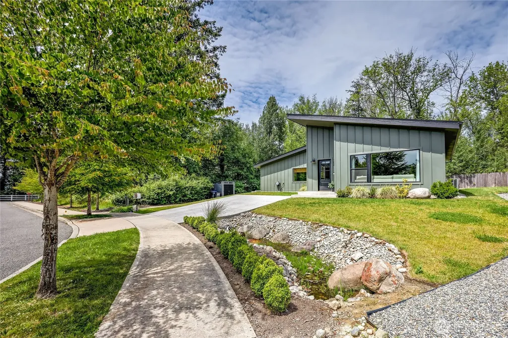 384 Ruth Lane Bremerton WA 98310