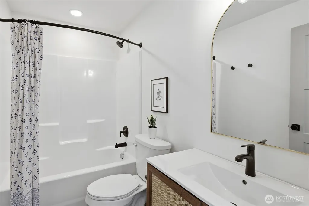 384 Ruth Lane Bremerton WA 98310