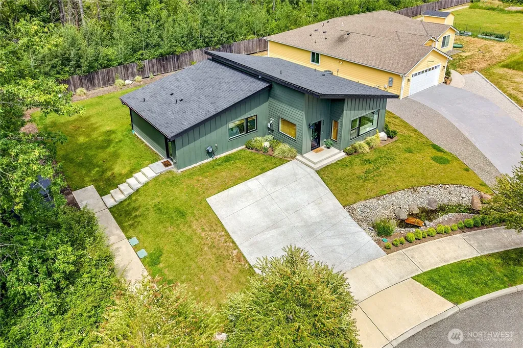 384 Ruth Lane Bremerton WA 98310