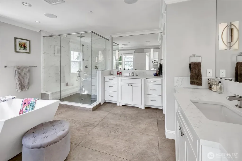 9950 SE 39th Street Mercer Island WA 98040