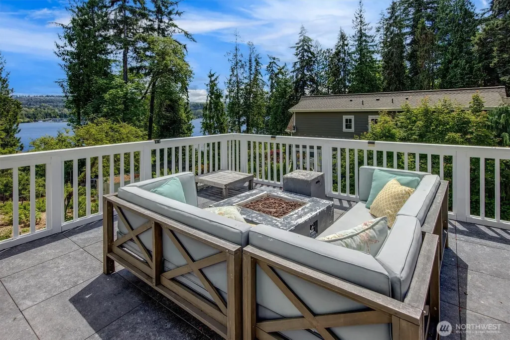 9950 SE 39th Street Mercer Island WA 98040