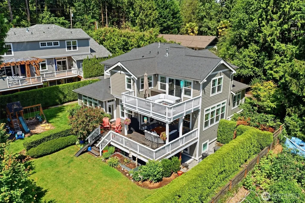 9950 SE 39th Street Mercer Island WA 98040