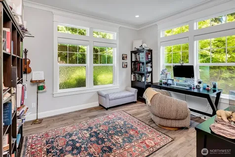 9950 SE 39th Street Mercer Island WA 98040