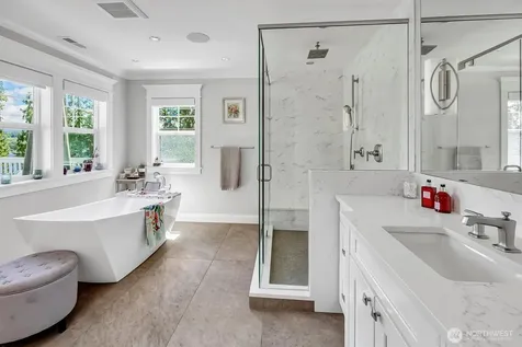 9950 SE 39th Street Mercer Island WA 98040