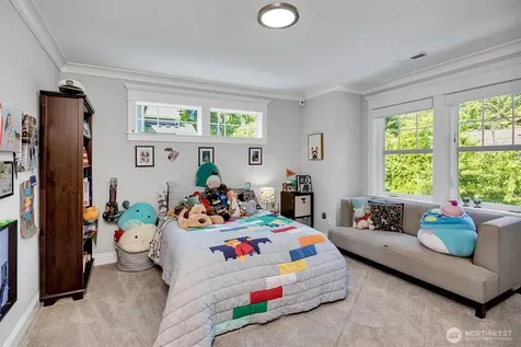 9950 SE 39th Street Mercer Island WA 98040