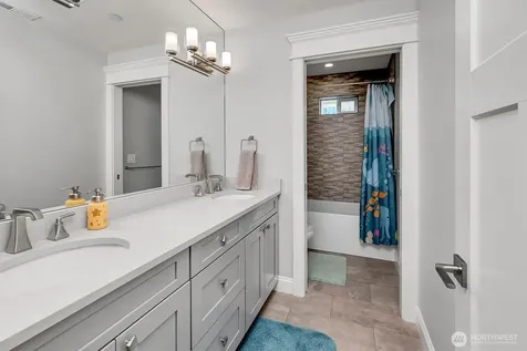 9950 SE 39th Street Mercer Island WA 98040