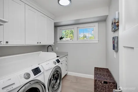 9950 SE 39th Street Mercer Island WA 98040