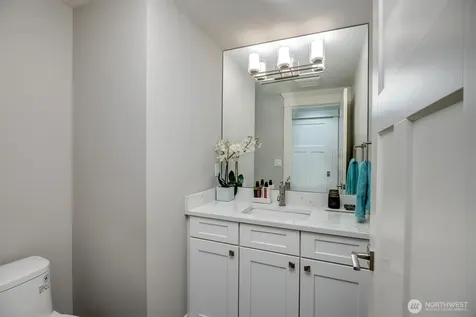 9950 SE 39th Street Mercer Island WA 98040