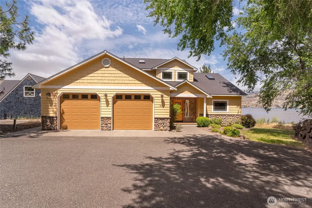 915 S Lakeshore Drive Chelan WA 98816