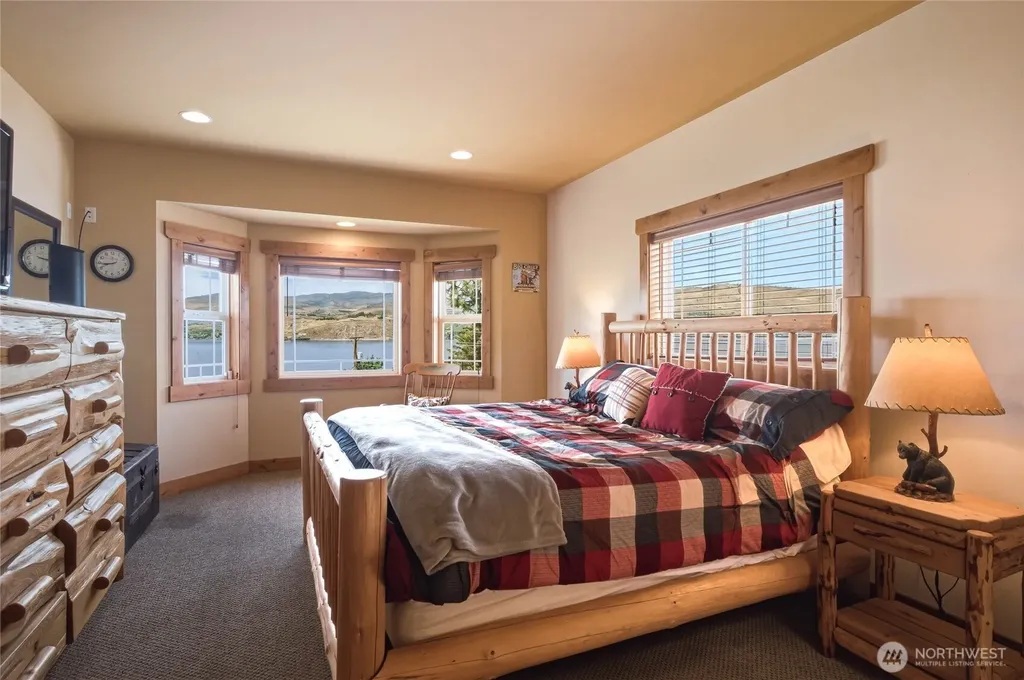915 S Lakeshore Drive Chelan WA 98816
