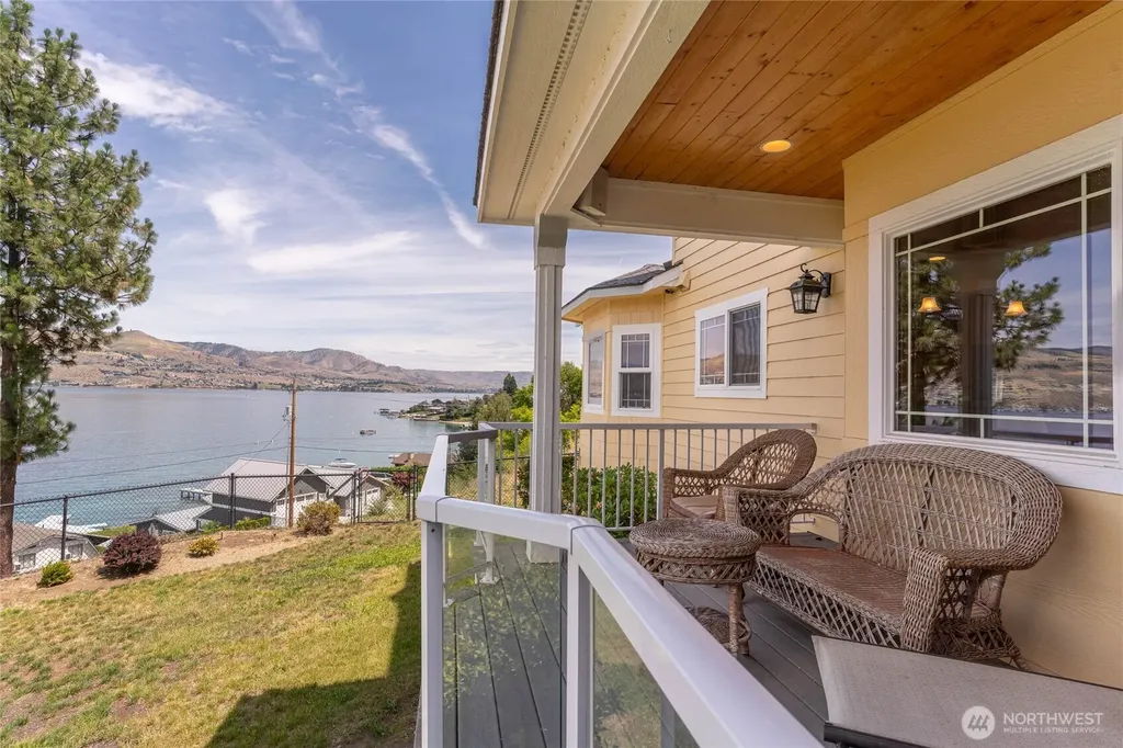 915 S Lakeshore Drive Chelan WA 98816