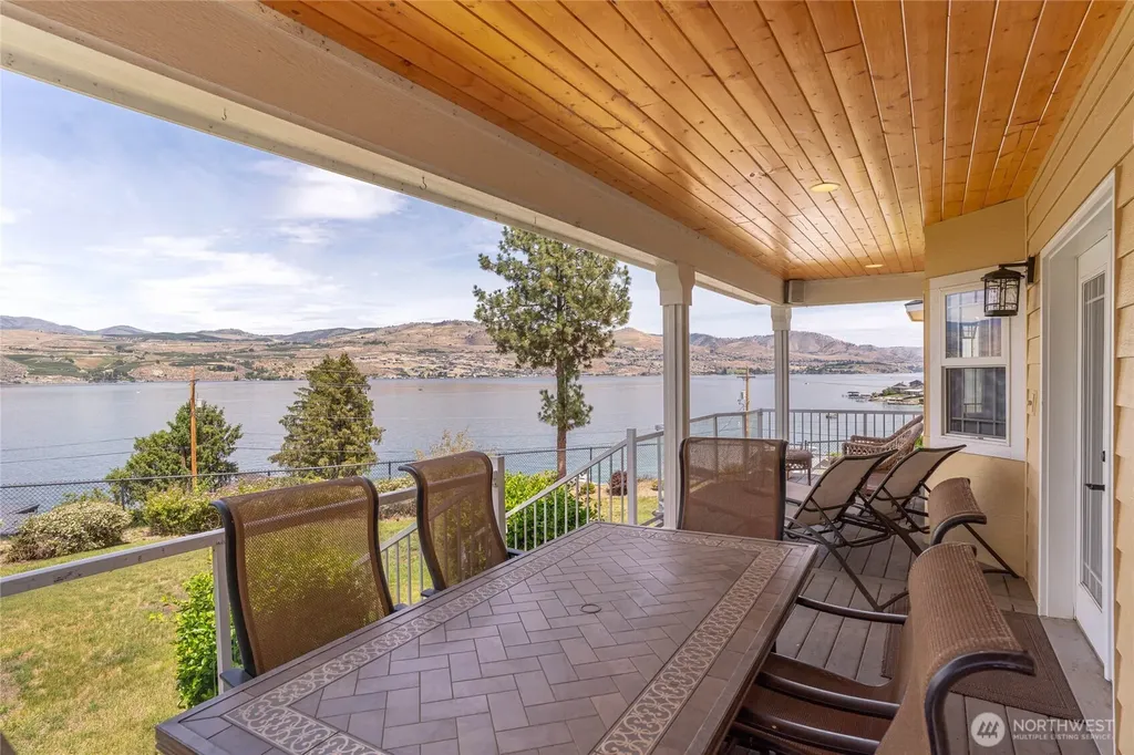 915 S Lakeshore Drive Chelan WA 98816