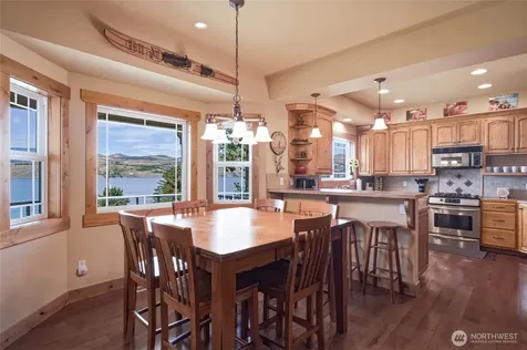 915 S Lakeshore Drive Chelan WA 98816