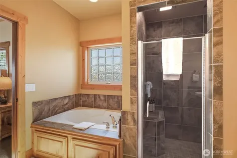 915 S Lakeshore Drive Chelan WA 98816