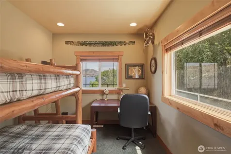 915 S Lakeshore Drive Chelan WA 98816