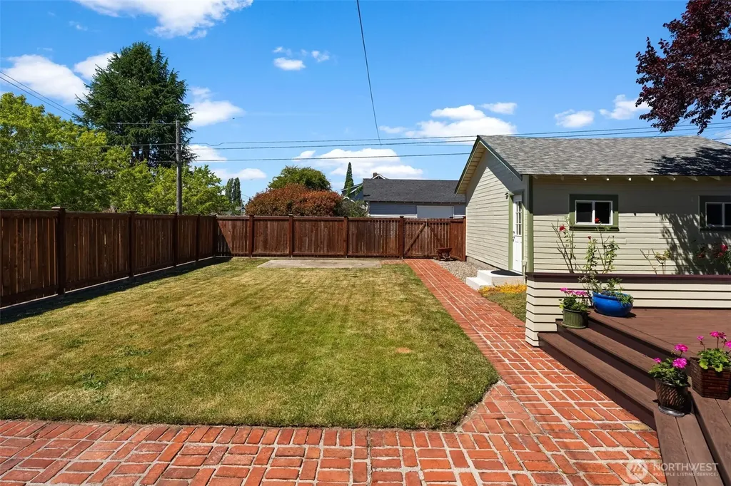 3919 N 9th Street Tacoma WA 98406
