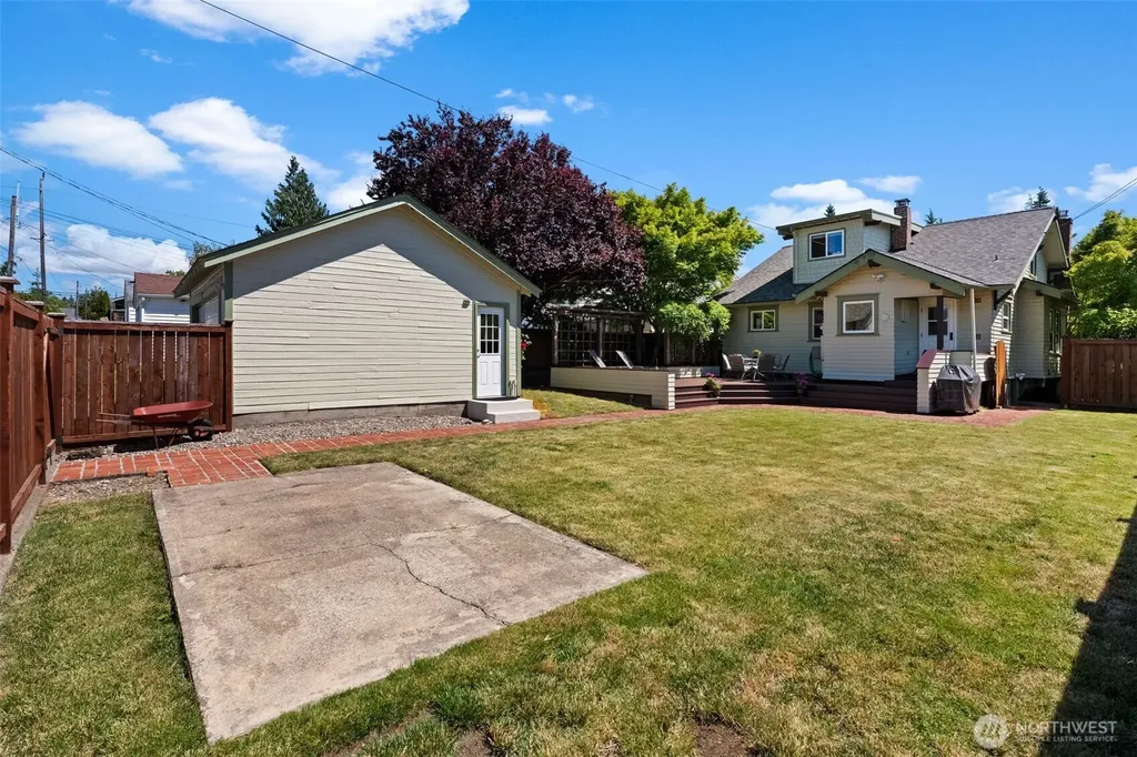 3919 N 9th Street Tacoma WA 98406