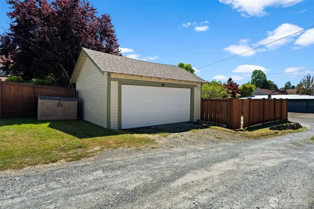 3919 N 9th Street Tacoma WA 98406
