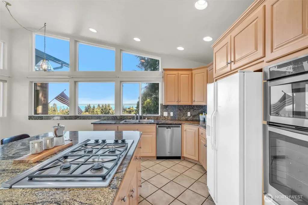 4927 23rd Avenue W Everett WA 98203