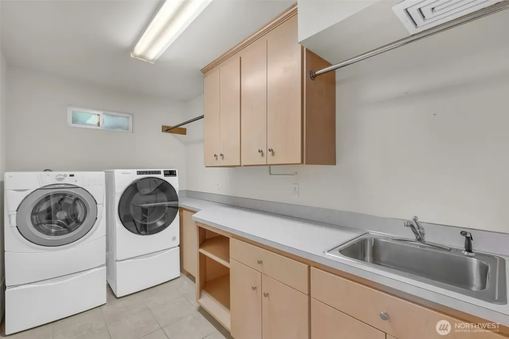 4927 23rd Avenue W Everett WA 98203