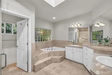 4927 23rd Avenue W Everett WA 98203