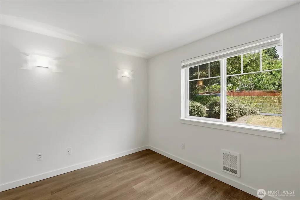 823 Davis Place S Seattle WA 98144