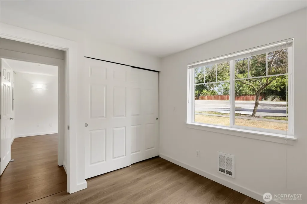 823 Davis Place S Seattle WA 98144