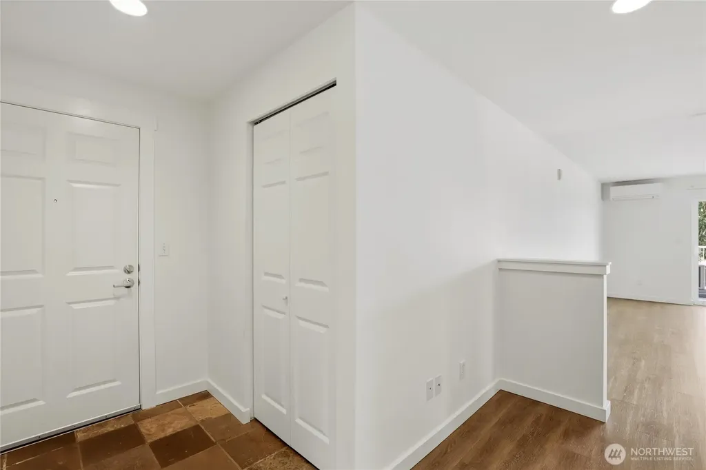 823 Davis Place S Seattle WA 98144
