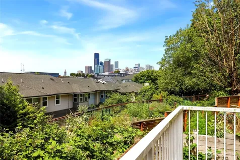 823 Davis Place S Seattle WA 98144