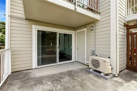 823 Davis Place S Seattle WA 98144