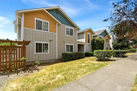 823 Davis Place S Seattle WA 98144