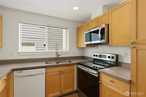 823 Davis Place S Seattle WA 98144