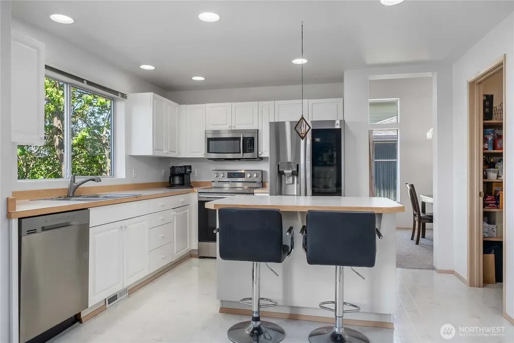 3808 47th Avenue NE Tacoma WA 98422