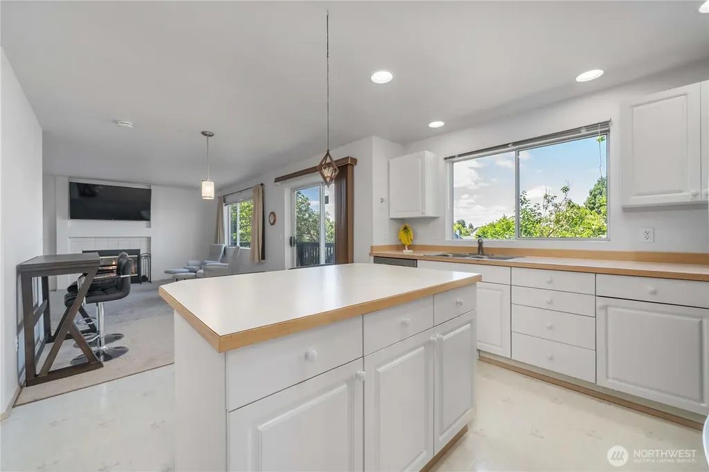 3808 47th Avenue NE Tacoma WA 98422