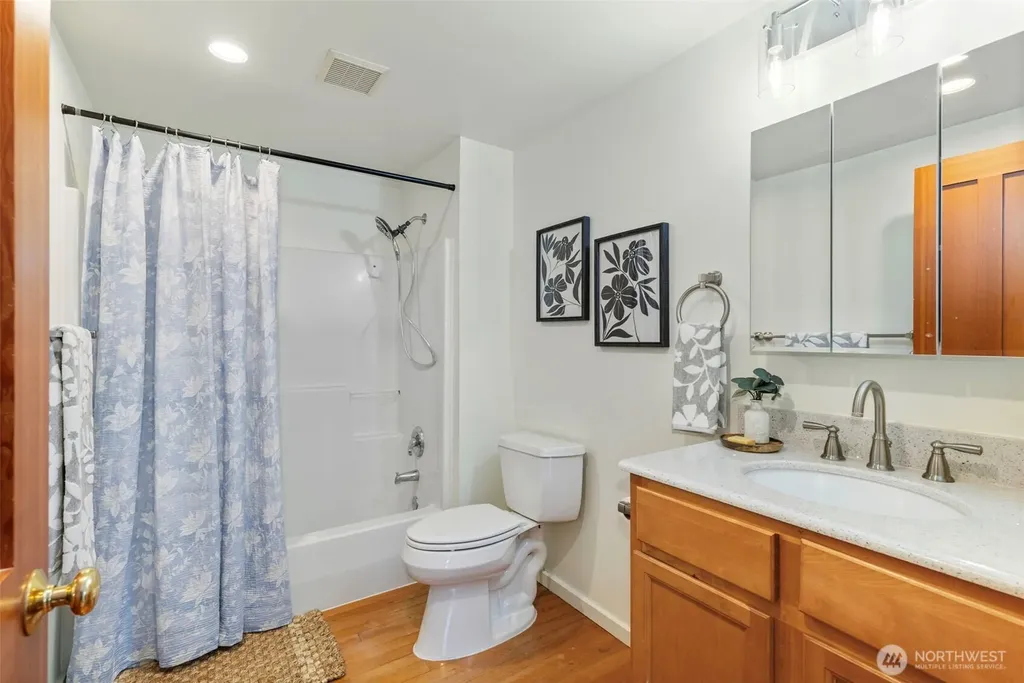 3542 NW Lowell Street Silverdale WA 98383