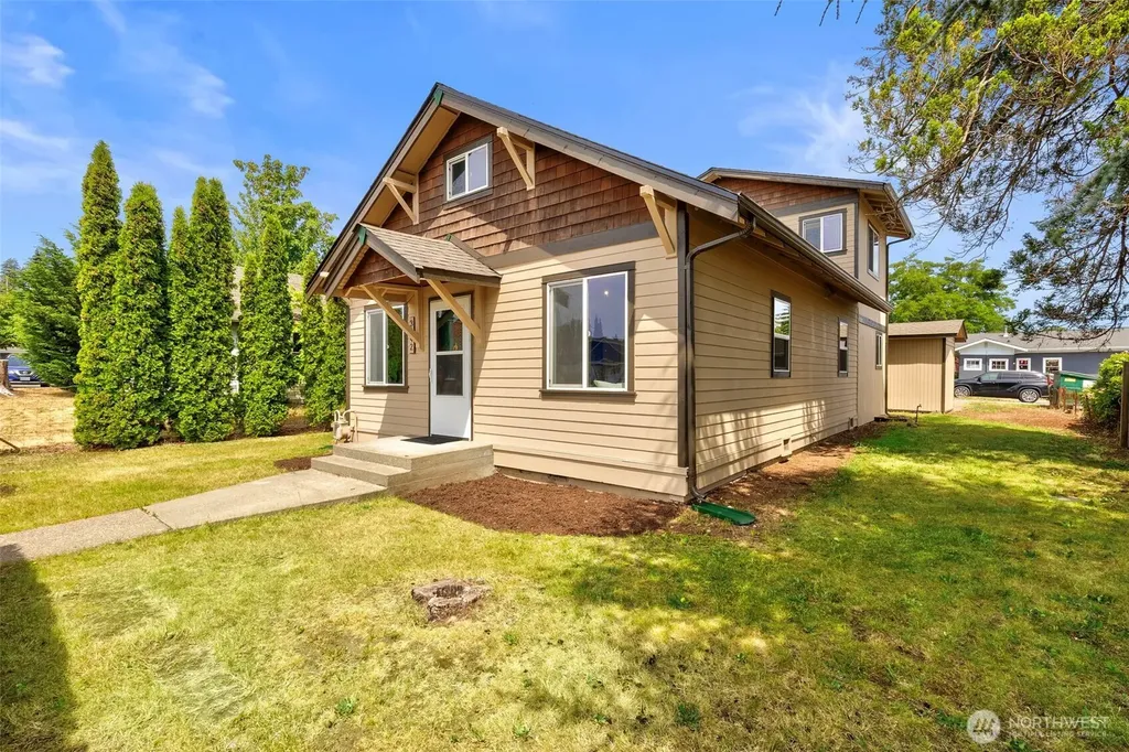 3542 NW Lowell Street Silverdale WA 98383